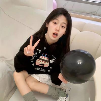 这名男子，捡到了人鱼。